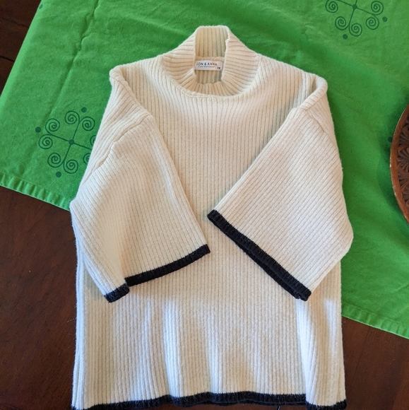Jon & Anna Sweaters - Jon and Anna Short Sleeved Sweater- Off White with Black Trim- small